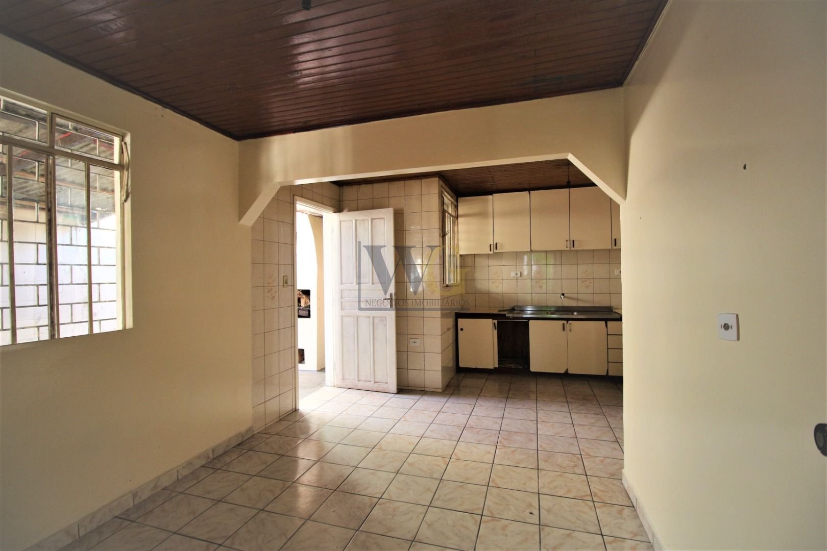 Terreno com 2 Casas à Venda em Colombo, Espaço, Conforto e Óti...