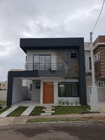 Lindo Sobrado 3 Quartos em Condomínio Fechado com Garagem e Varanda