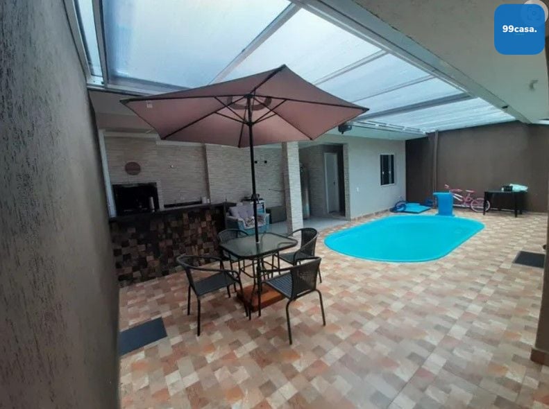 Casa Espetacular com Piscina à Venda no Pinheirinho  Conforto ...