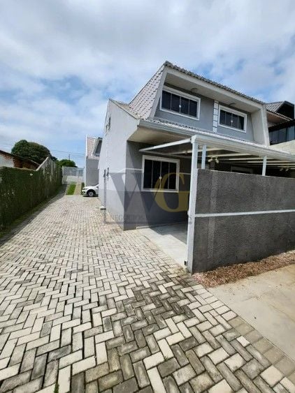 Sobrado à Venda em Condomínio Seguro  3 Quartos, Averbado e Pr...