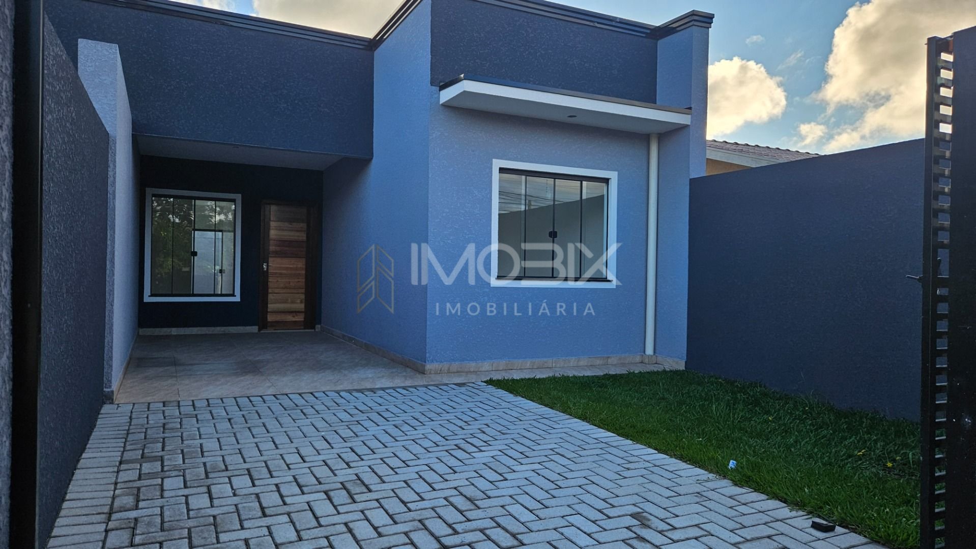 Casa com 3 dormitórios à venda, 67 m  por R  470.000,00 - Cost...