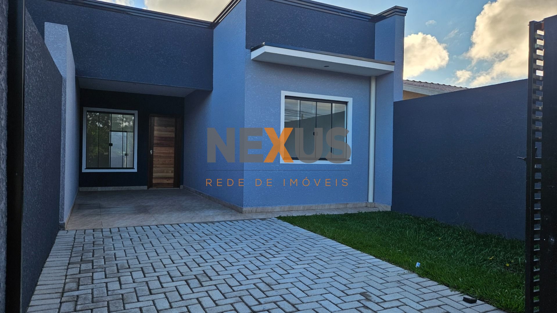 Casa com 3 dormitórios à venda, 67 m  por R  470.000,00 - Cost...