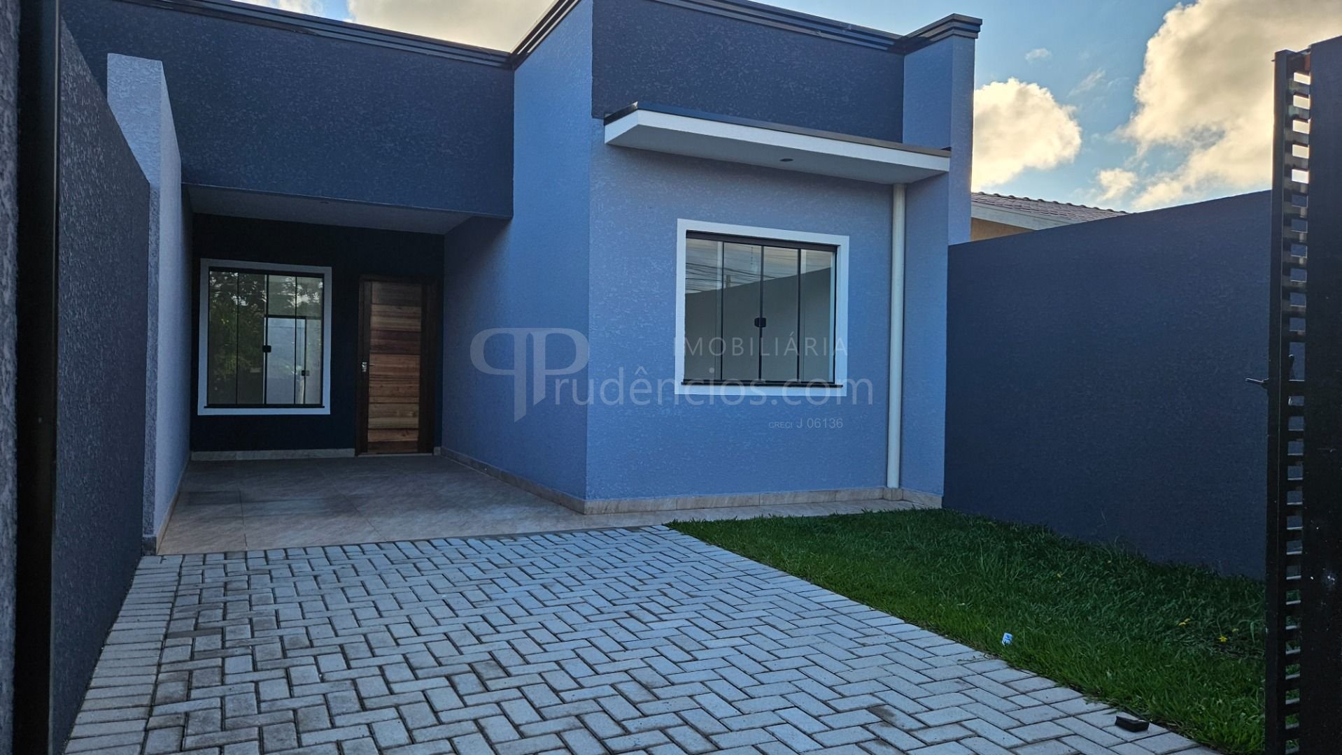 Casa com 3 dormitórios à venda, 67 m  por R  470.000,00 - Cost...