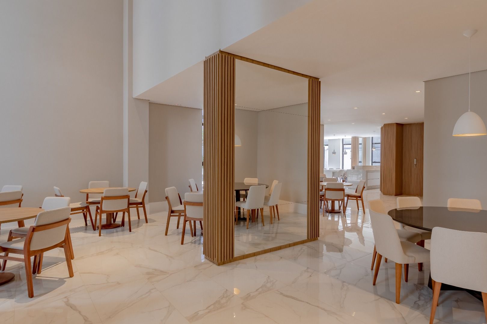 Luxuoso Apartamento no Batel  Conforto, Elegância e Lazer em C...