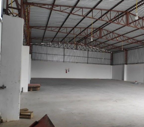 Terreno com Galpões em Colombo  Renda de R  23 mil mês, Invest...