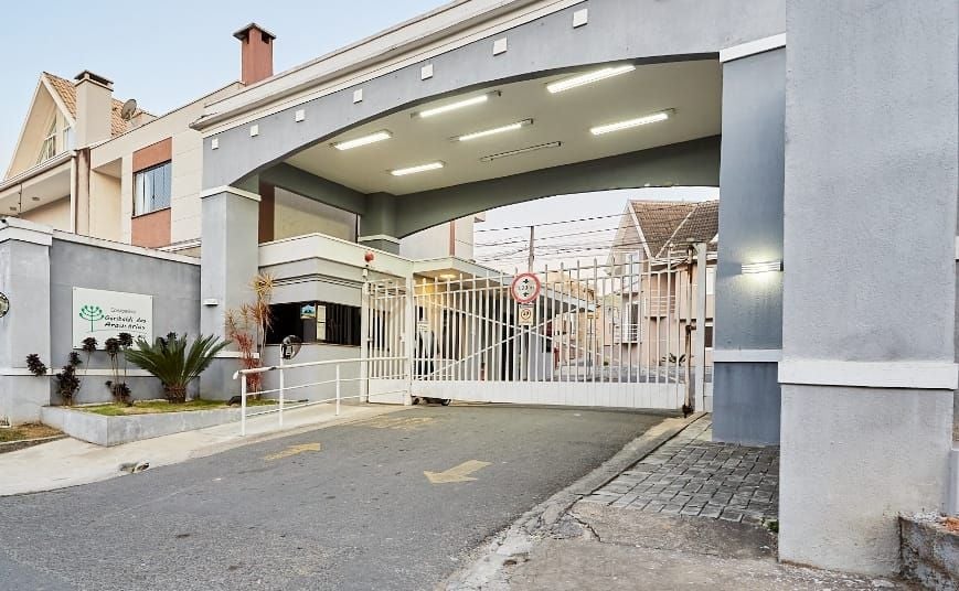 Sobrado com 4 dormit?rios ? venda, 169 m  por R  790.000,00 - ...