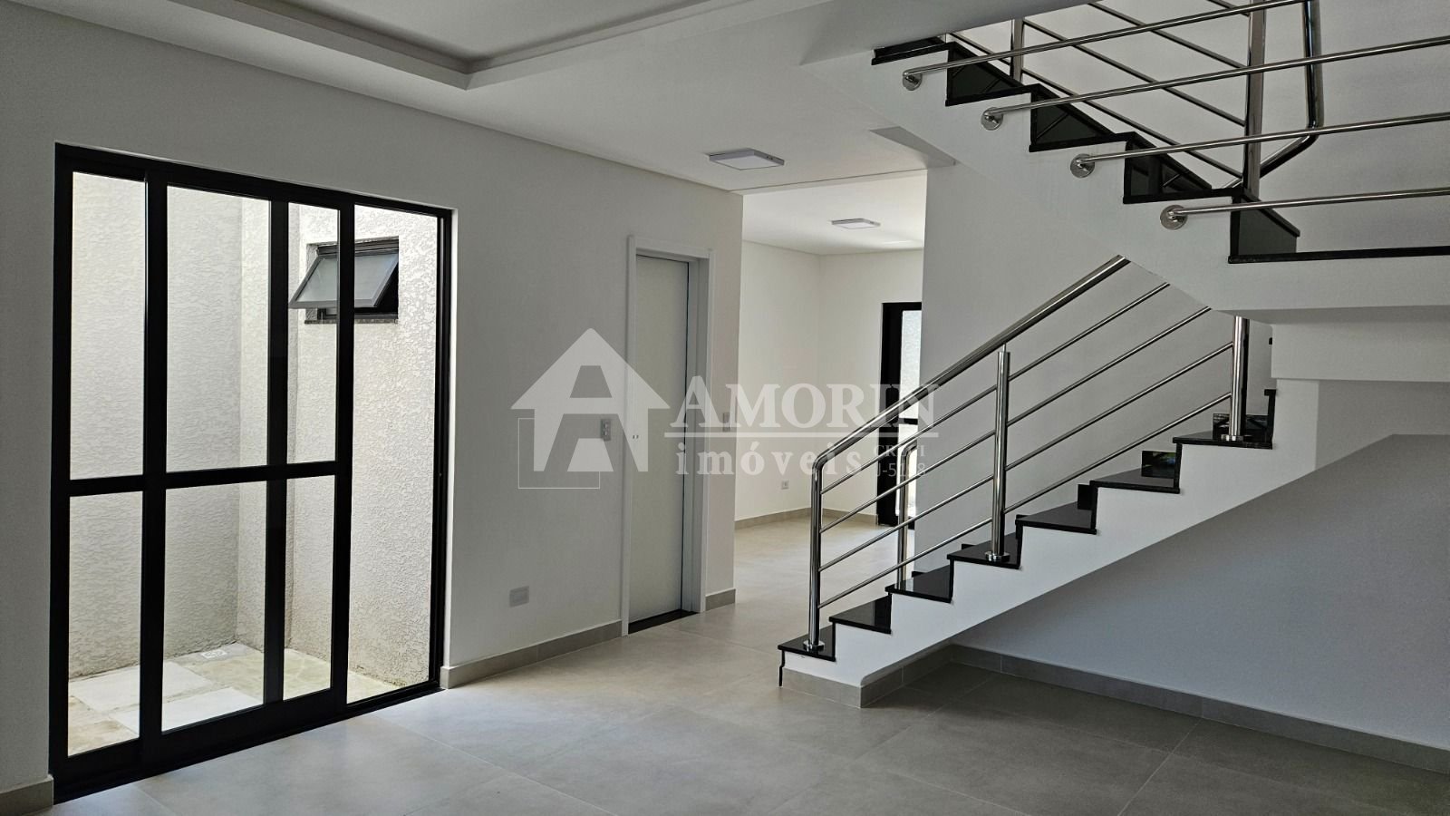 Sobrado 3 dormitórios, 01 suíte, à venda, 190m  por R  998.000...