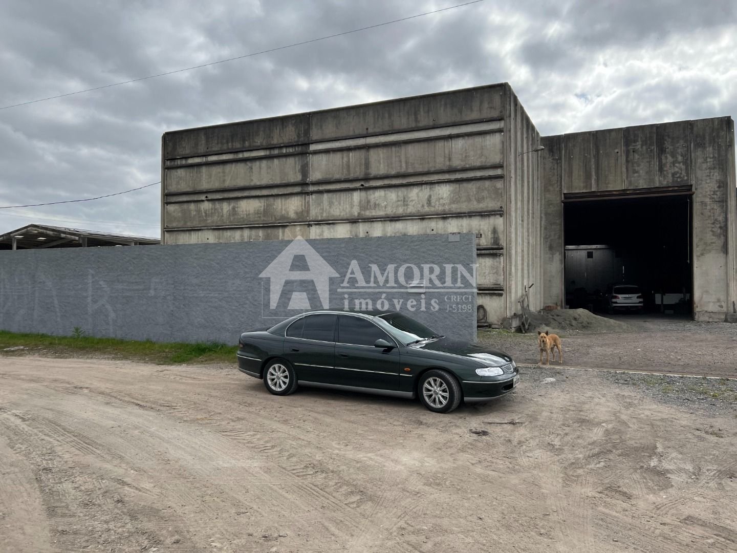 Barracão à venda, 2400 m  por R  6.000.000,00 - Ipê - São José...