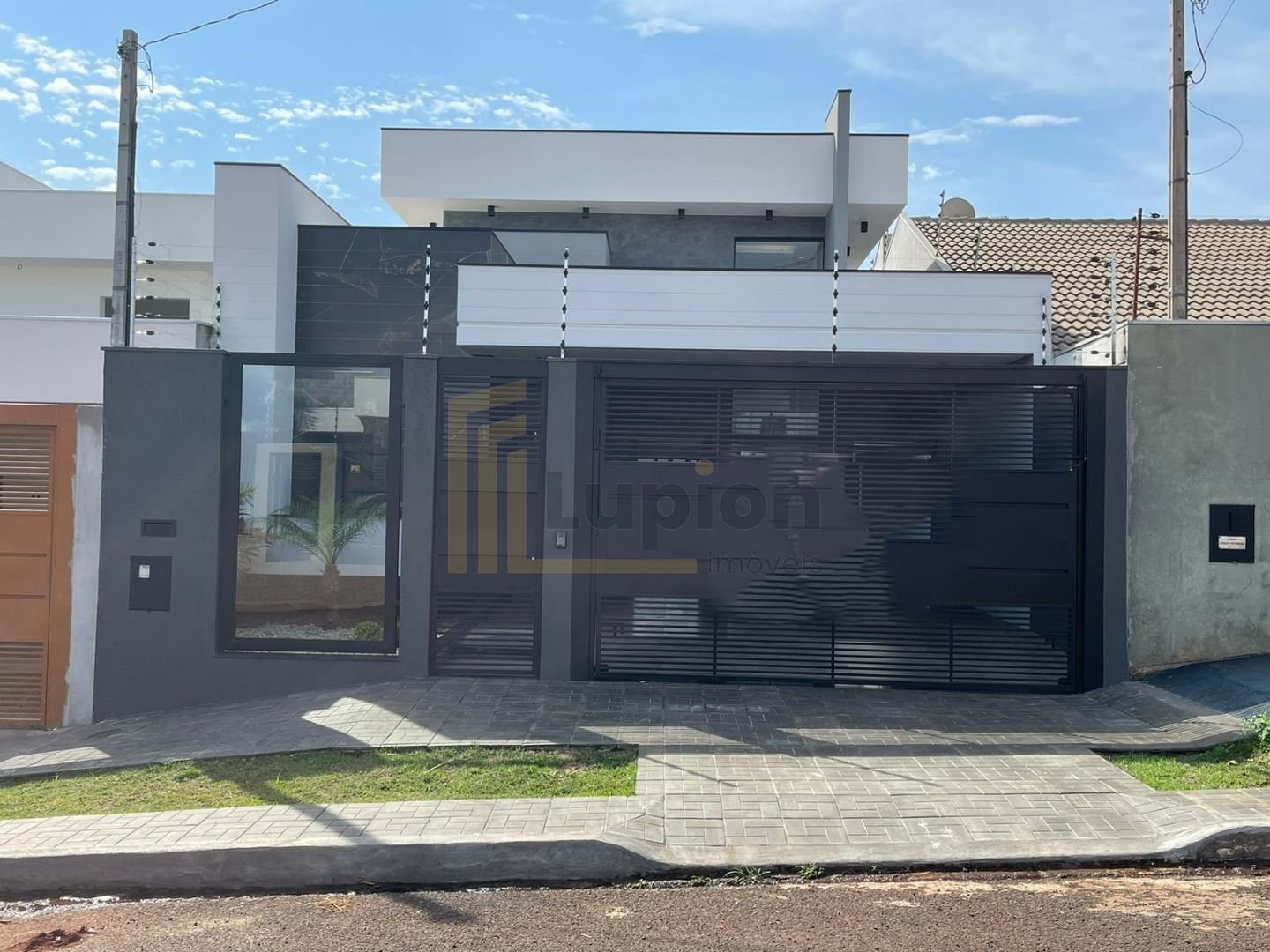 Casa com 3 dormitórios à venda, 136 m² por R$ 645.000,00 - Jar...