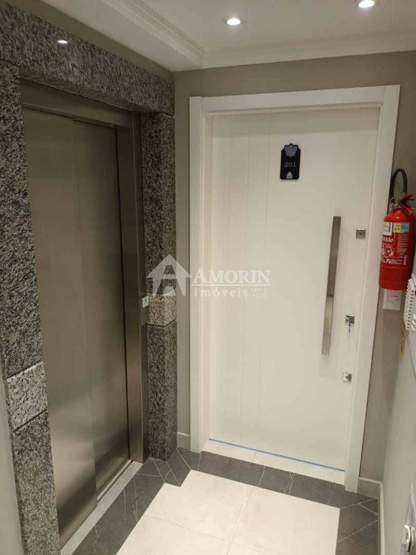 Apartamento com 2 dormitórios à venda, 62 m  por R  750.000,00...