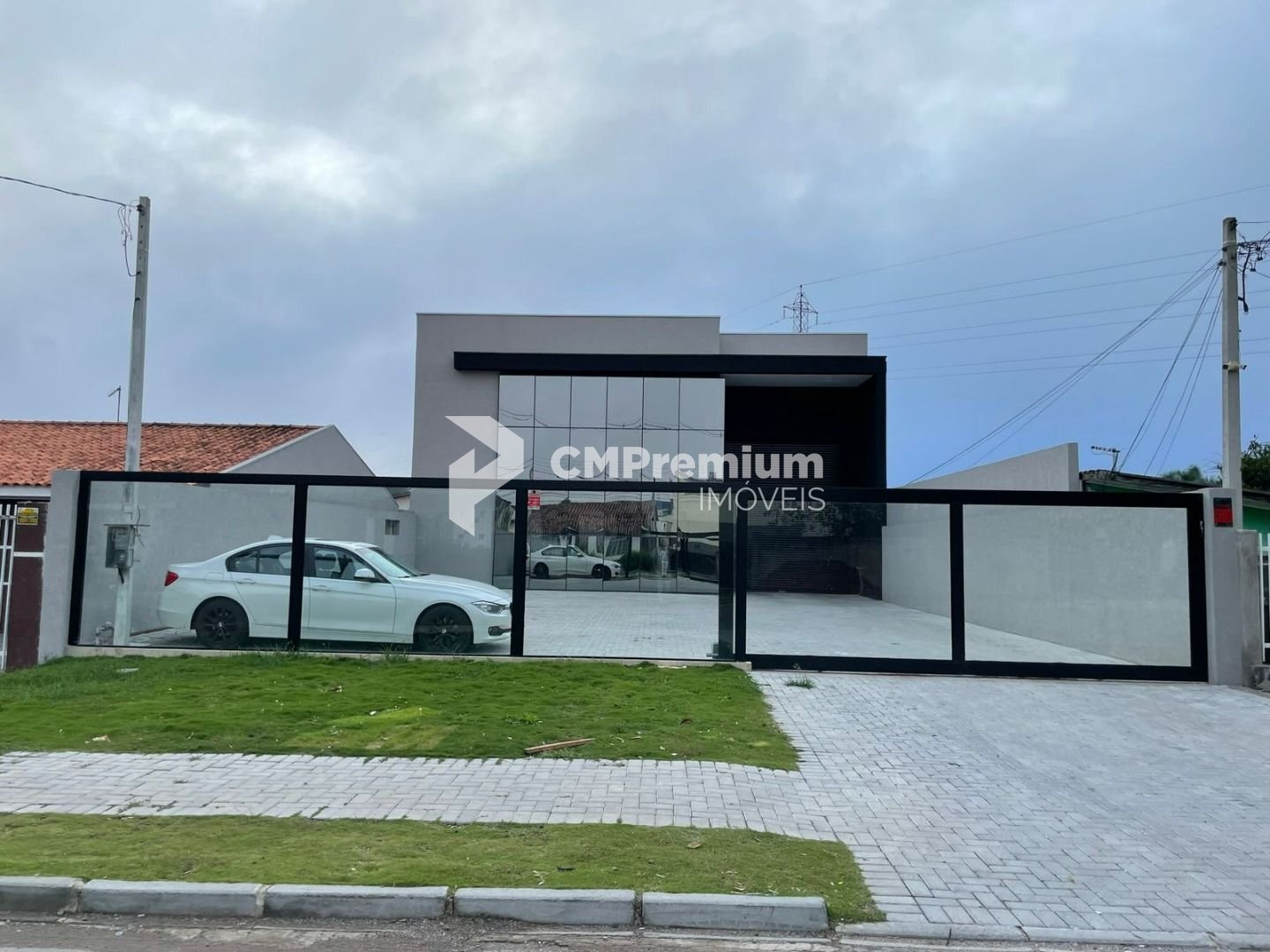Galpão à venda, 670 m  por R  2.699.999,00 - Boqueirão - Curit...