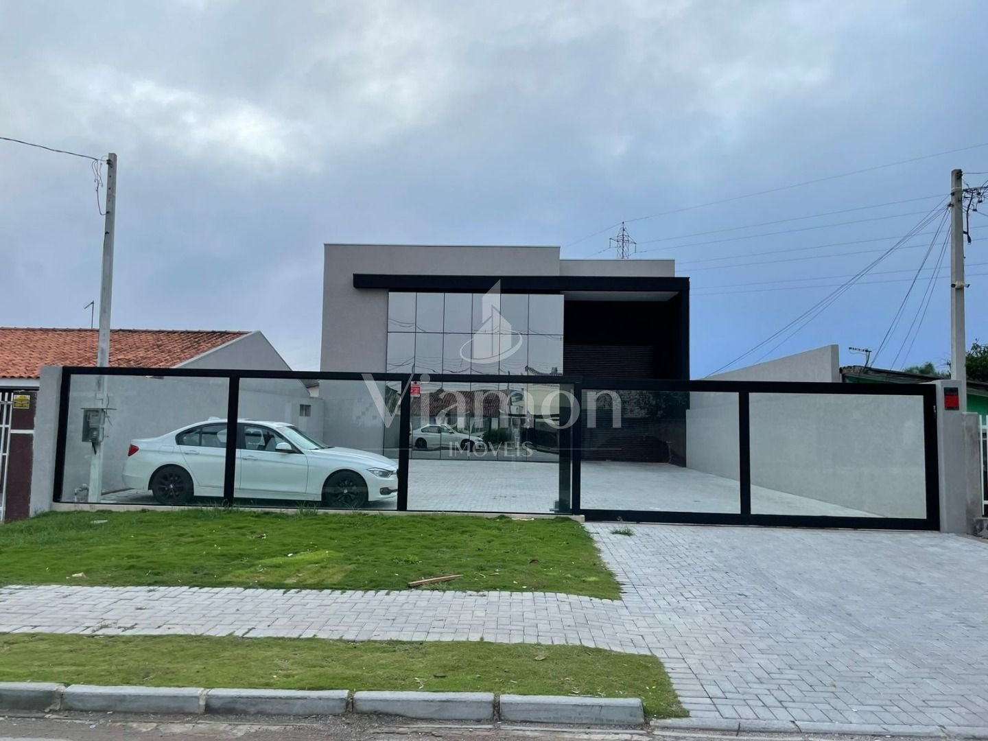 Galpão à venda, 670 m  por R  2.699.999,00 - Boqueirão - Curit...