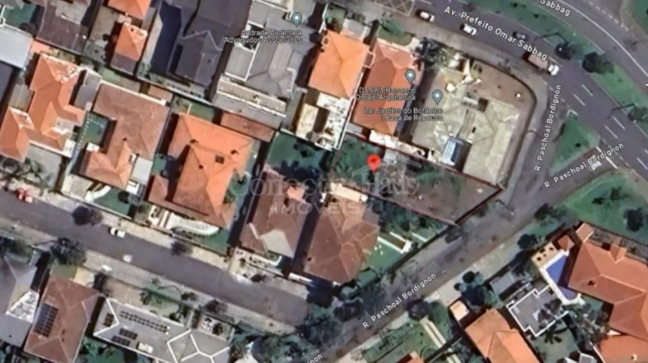 Terreno 480m  à venda no Jardim Botânico  Plano, acima do níve...