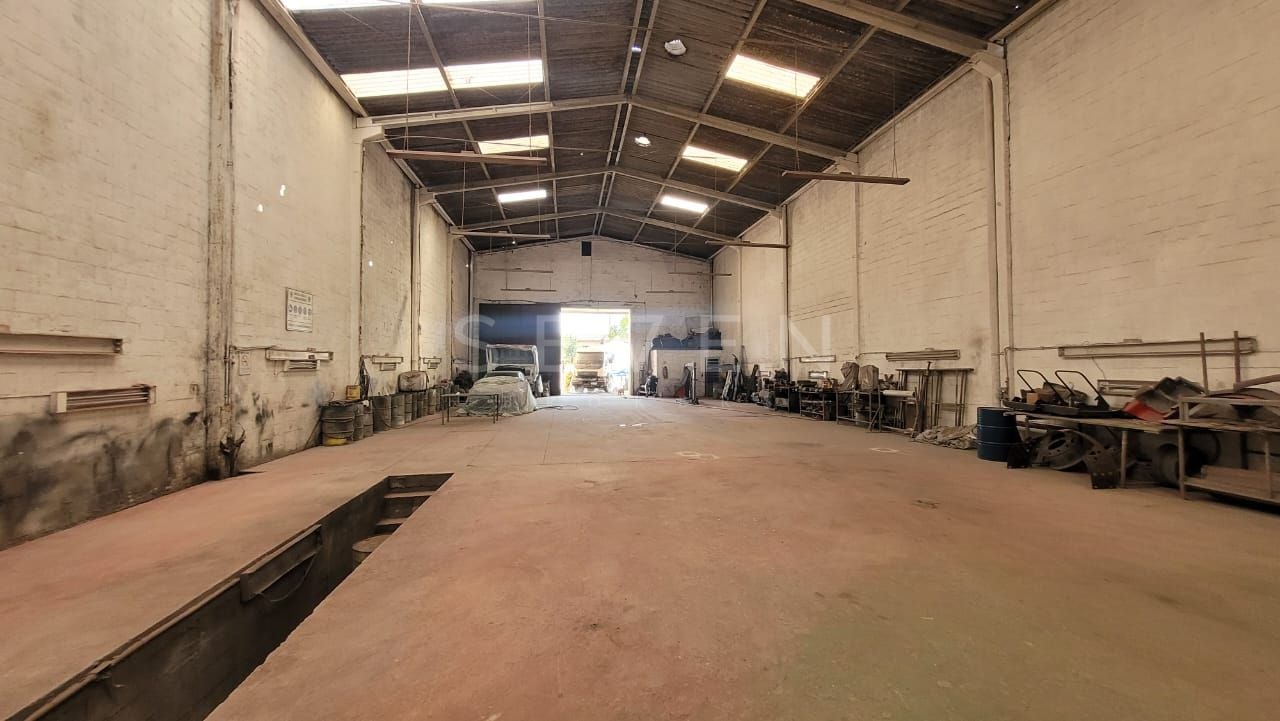 Barracão Industrial Locado | 770 m  de terreno | Investimento ...