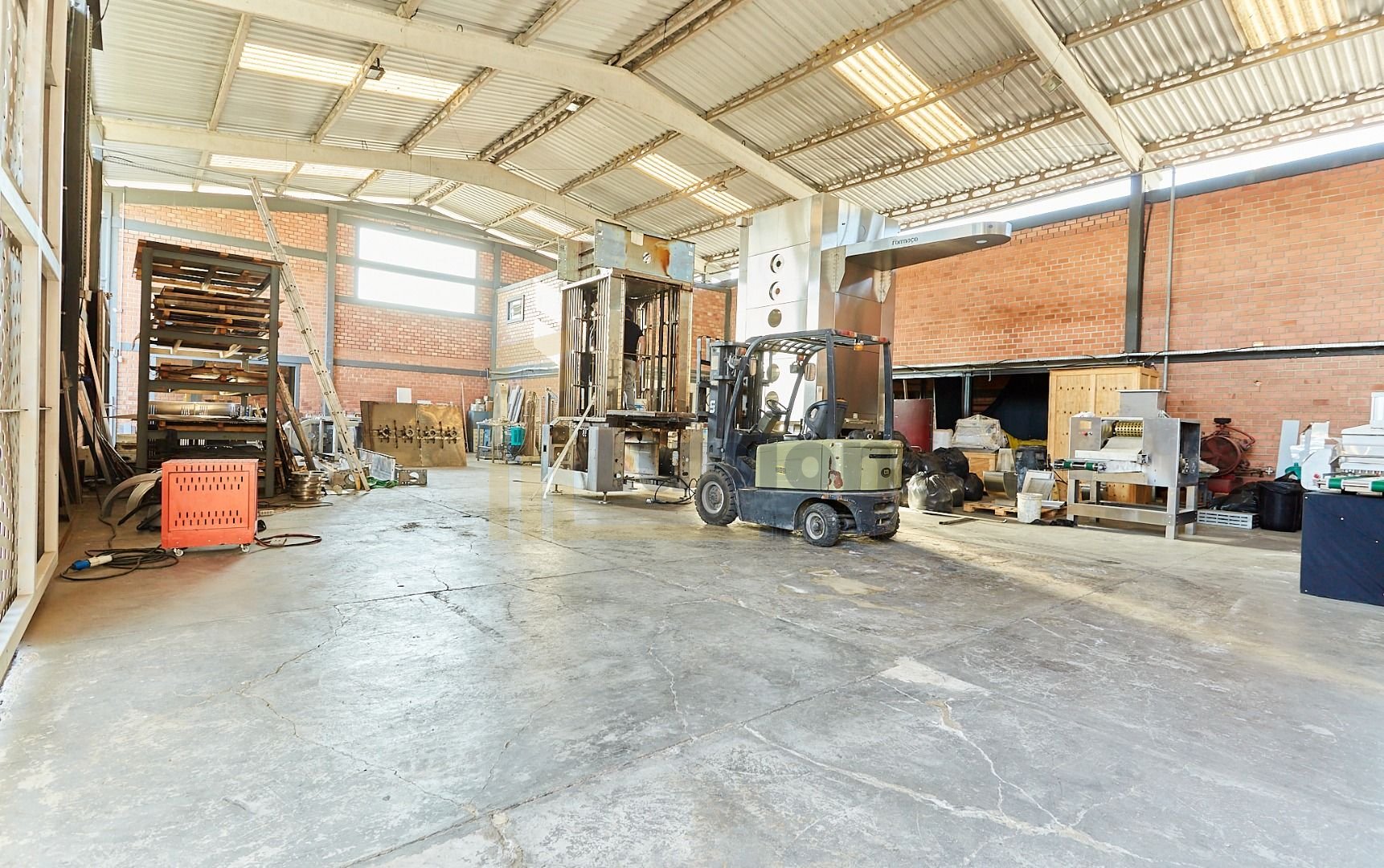 Barracão 500m  em Terreno de Esquina | Localização Estratégica...