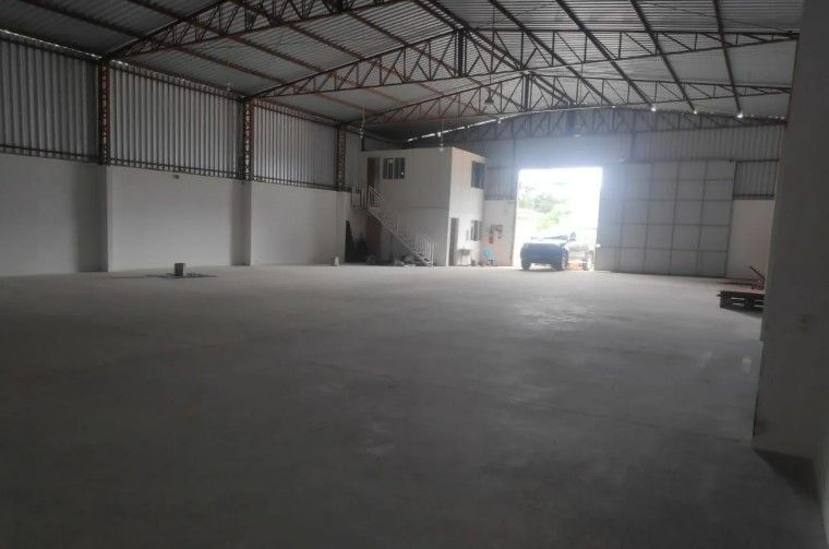 Terreno com Galpões em Colombo  Renda de R  23 mil mês, Invest...