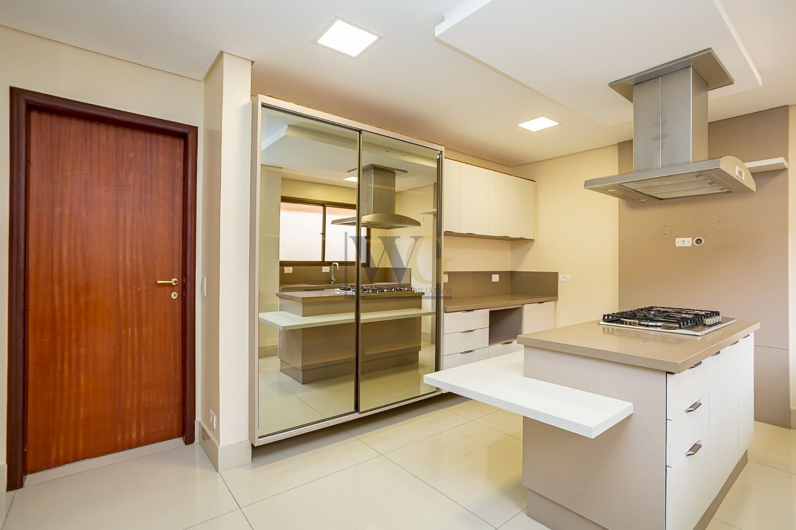 Apartamento de Luxo no Alto da XV  4 Quartos, Varanda e 3 Vag...