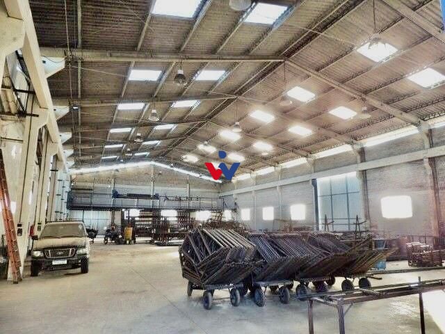 Barracão à venda, 3350 m  por R  2.800.000,00 - Ribeirão Verme...