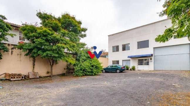 Barracão à venda, 550 m  por R  2.100.000,00 - Boqueirão - Cur...