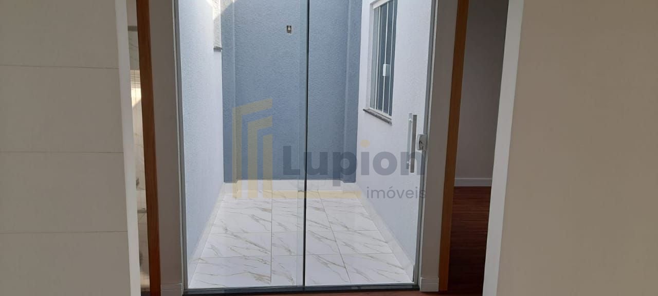 Casa com 4 dormitórios à venda,200.00 m , MARINGA - PR