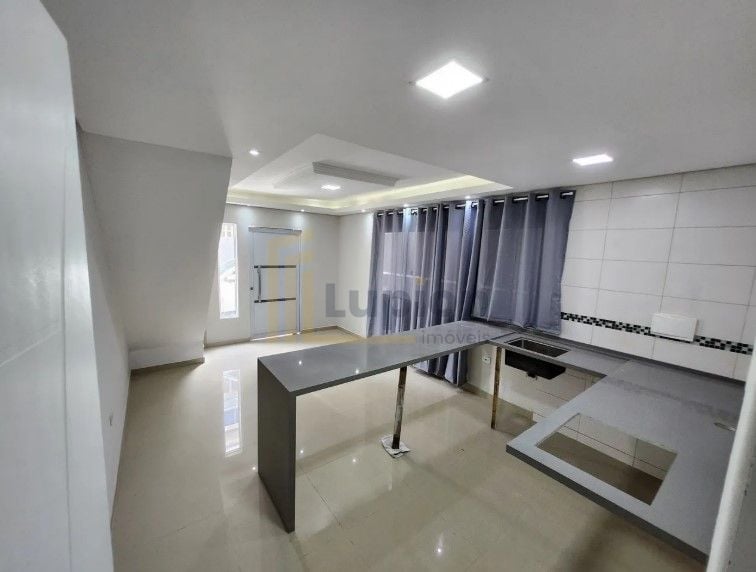 Casa com 3 dormitórios à venda, 70 m  por R  390.000,00 - Síti...