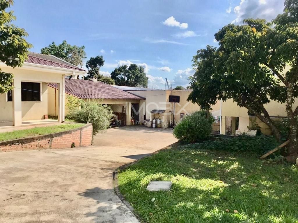 Casa com 4 dormitórios à venda, 403 m  em terreno de 1040m por...