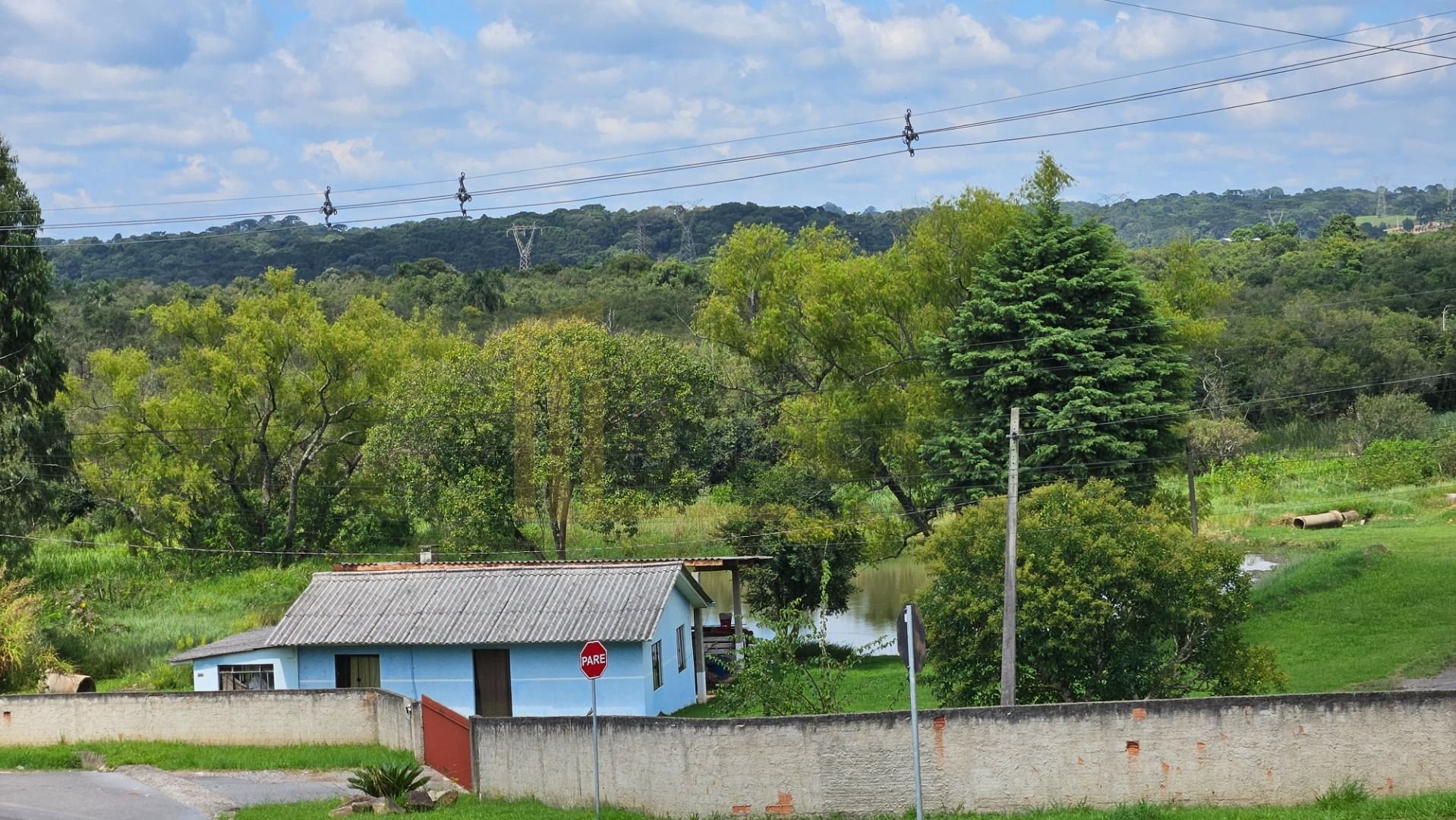 Chácara com 40.099m  a 3 km do centro de Araucária, com casa e...