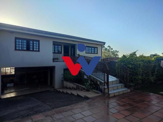 Casa com 5 dormitórios à venda, 240 m  por R  899.000,00 - São...