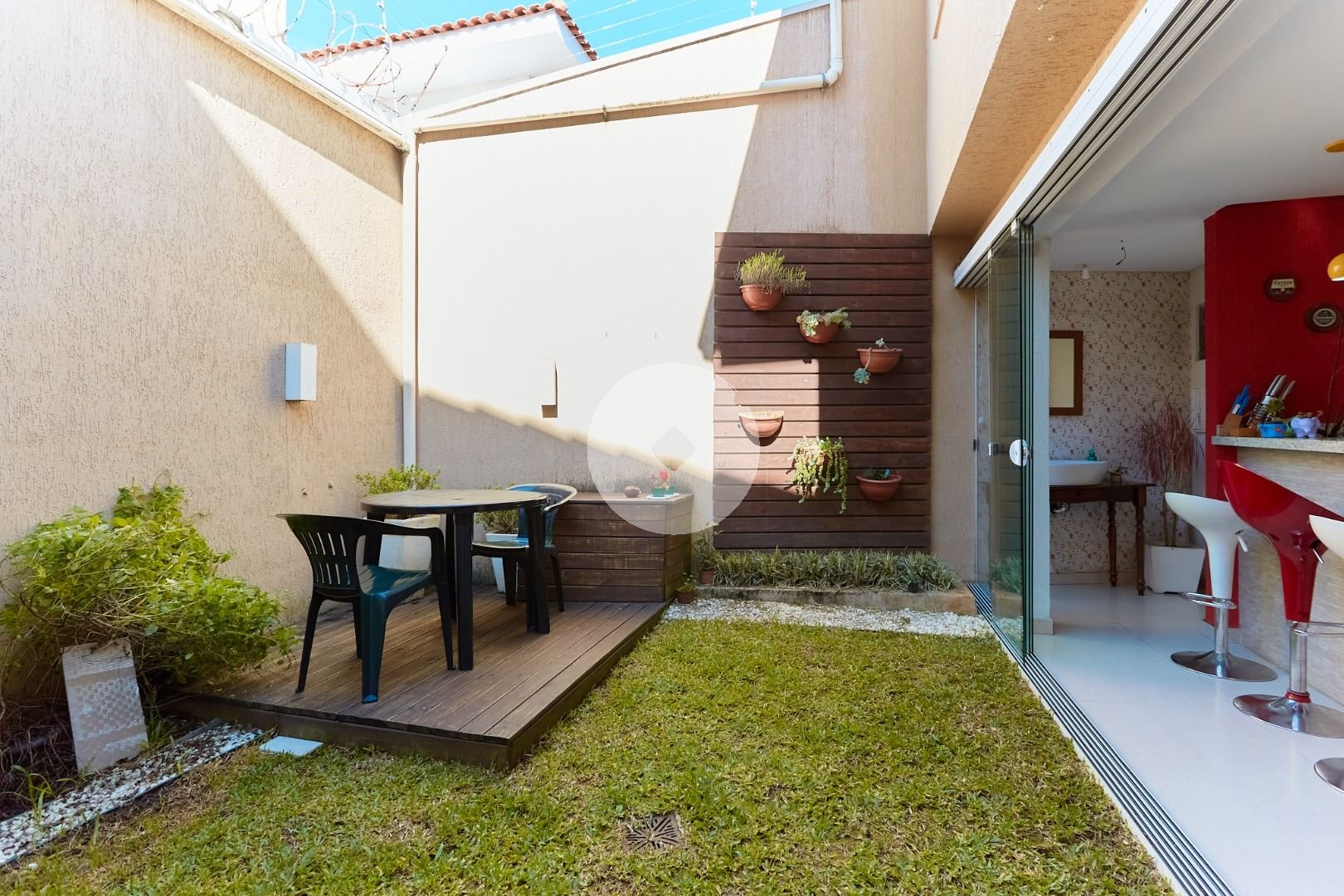 Sobrado com 4 dormitórios à venda, 180 m  por R  978.000,00 - Portão - Curitiba PR