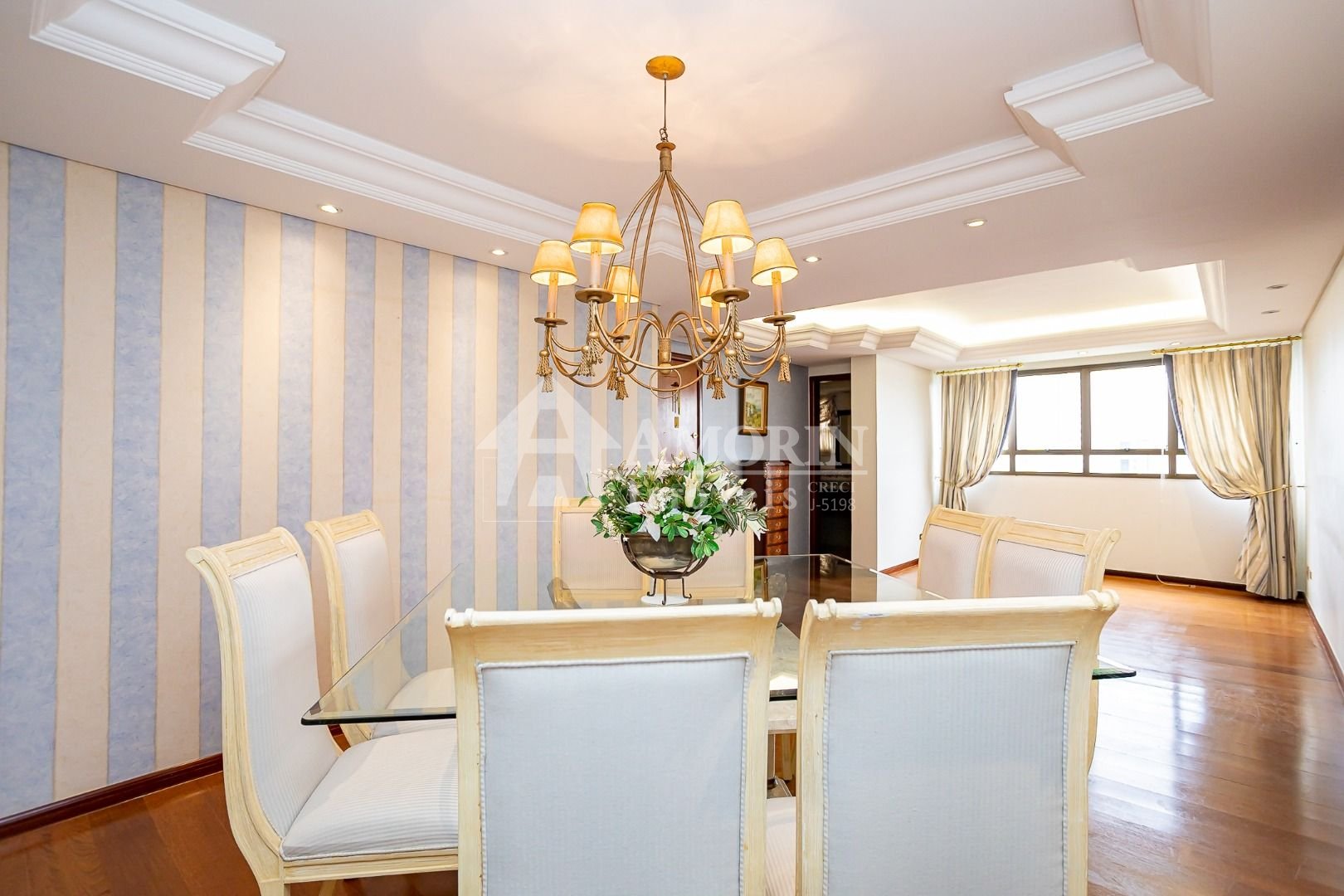 Apartamento de Luxo no Alto da XV  4 Quartos, Varanda e 3 Vag...