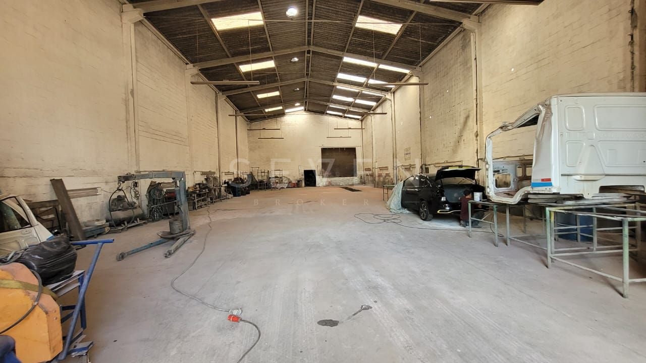 Barracão Industrial Locado | 770 m  de terreno | Investimento ...