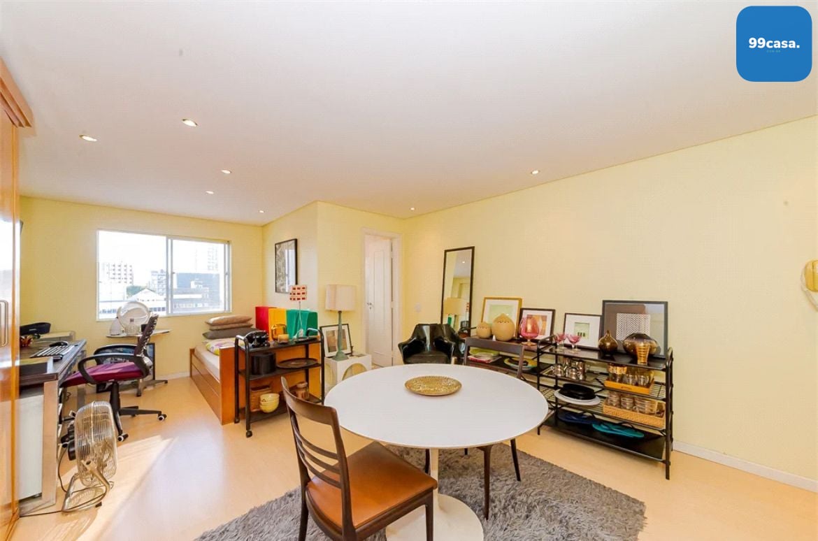 Viva no Centro de Curitiba, Apartamento Mobiliado e Pronto par...