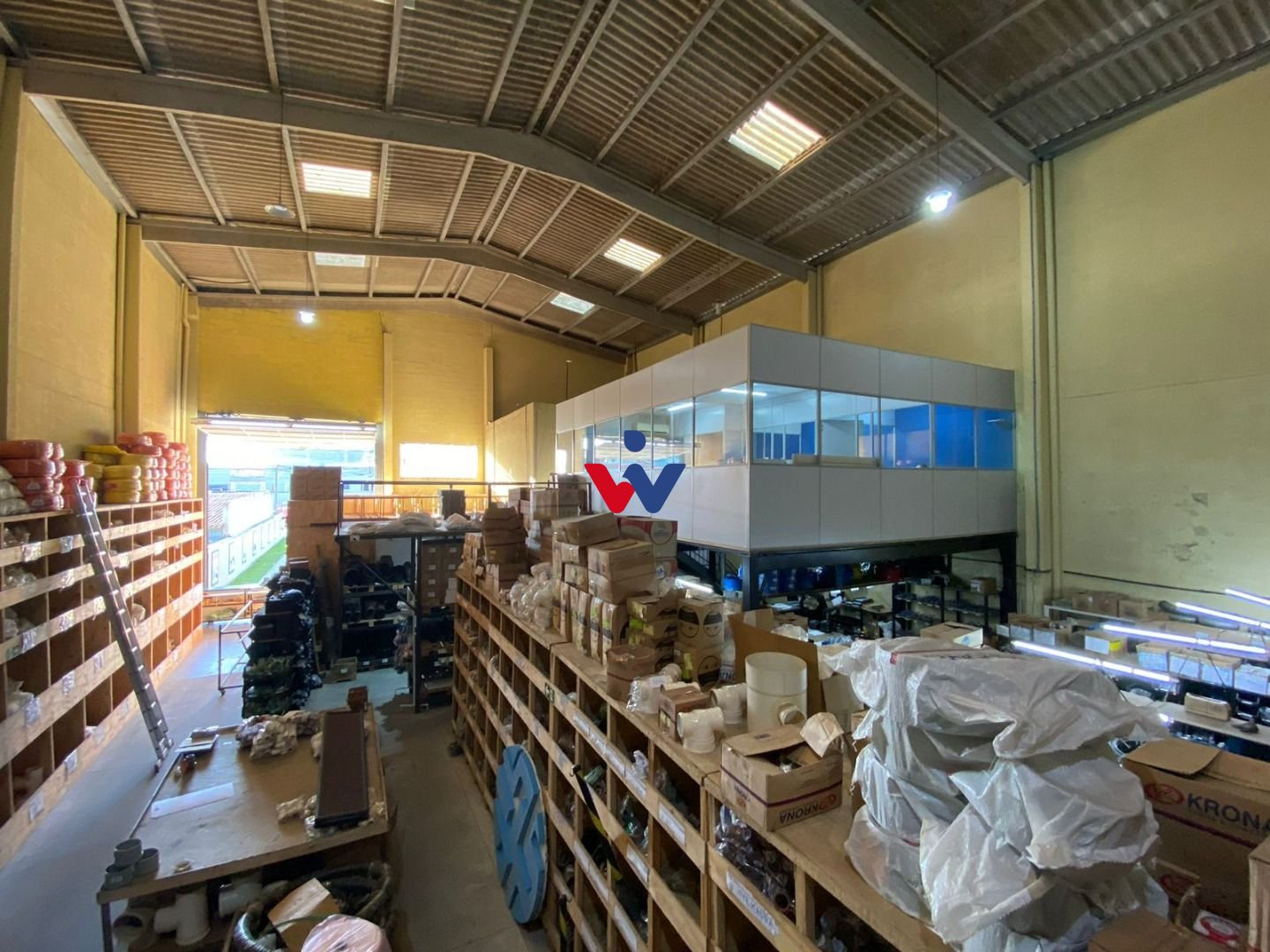 Barracão à venda, 436 m  por R  1.550.000,00 - Boqueirão - Cur...
