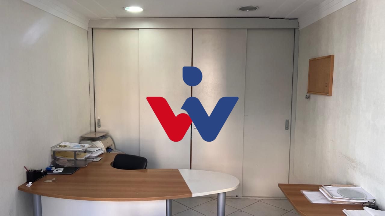 Sala à venda, 46 m  por R  250.000,00 - Centro - Curitiba PR