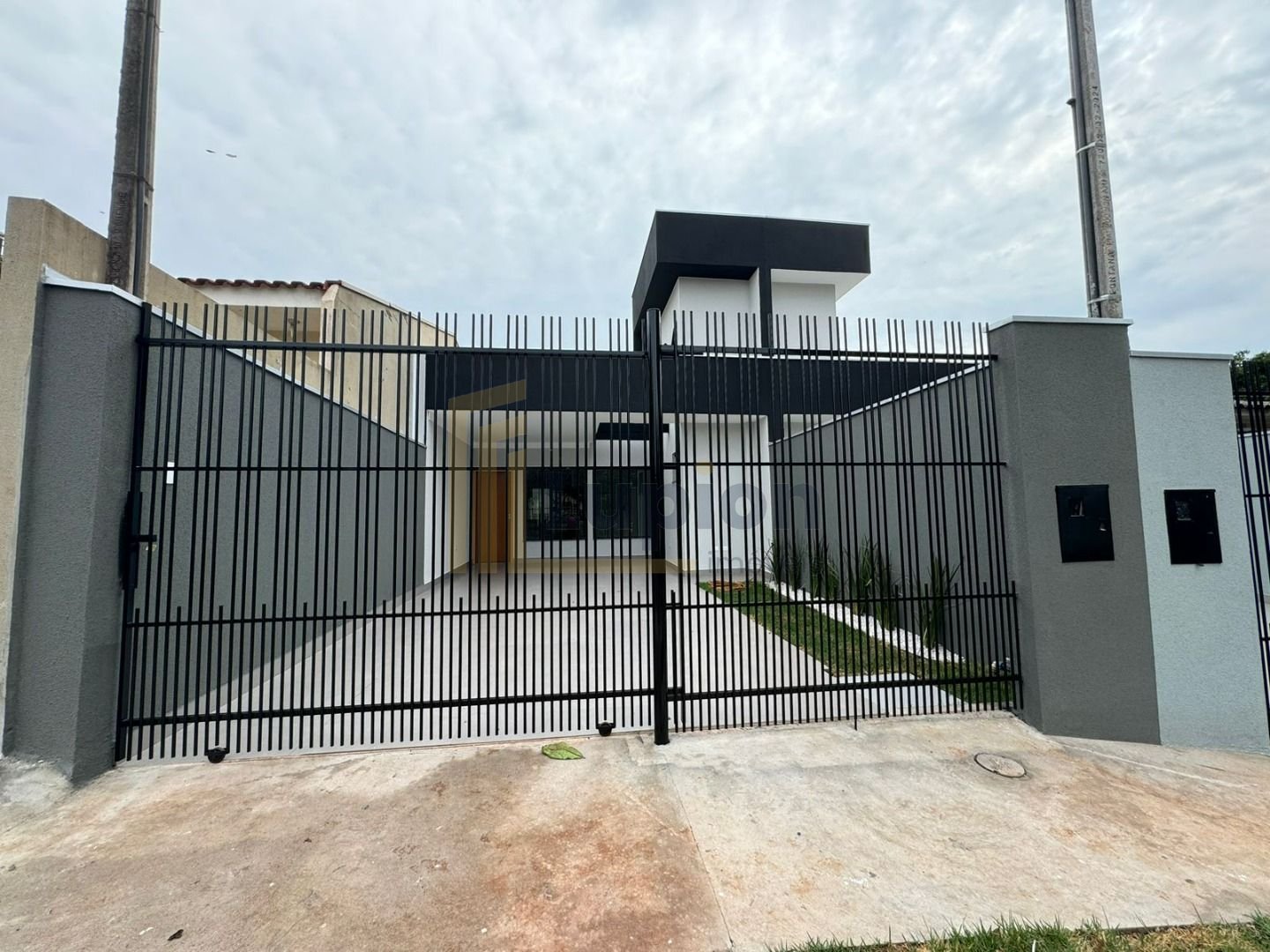 Casa com 3 dormitórios à venda, 80 m² por R$ 370.000,00 - Conj...