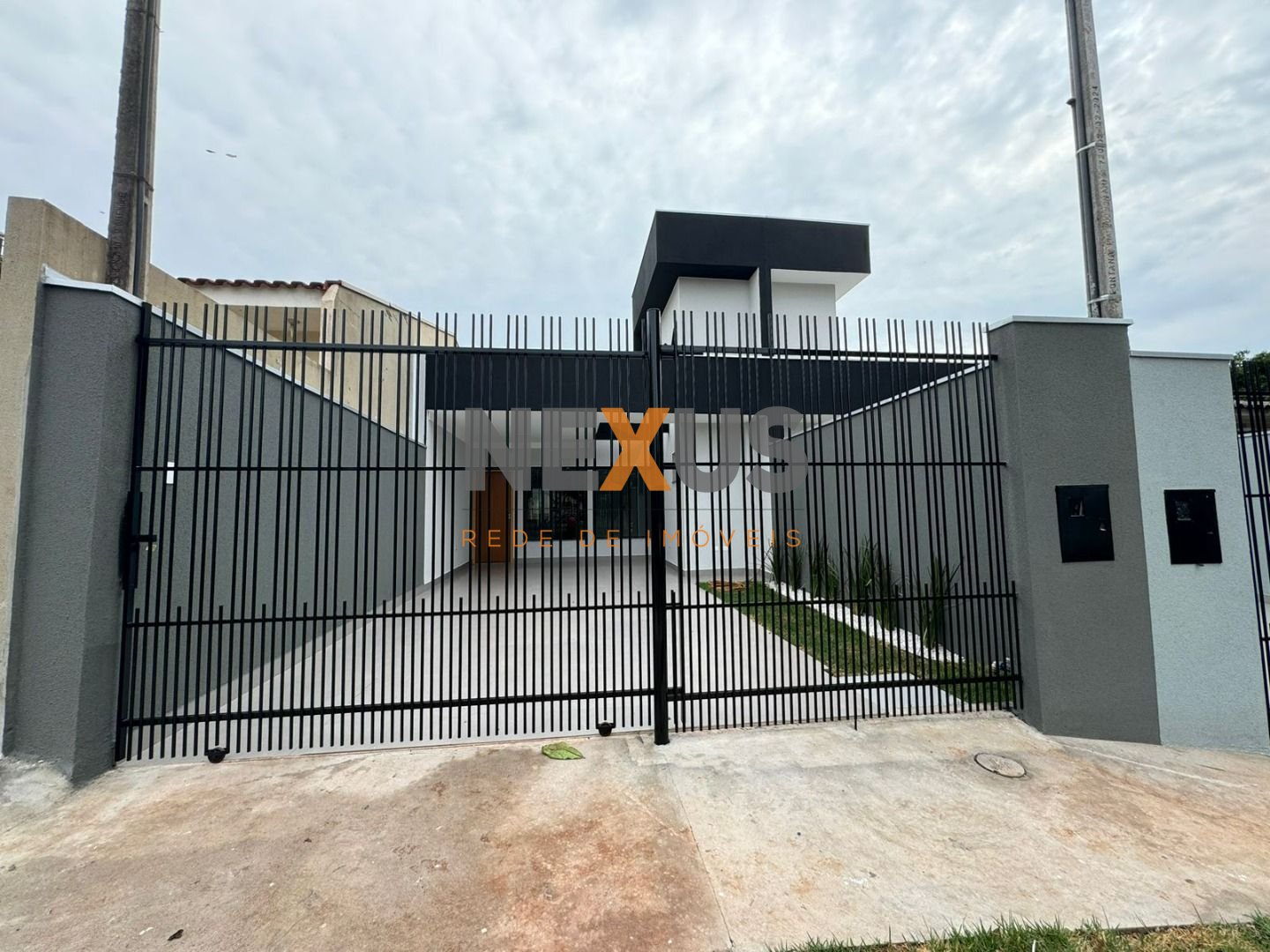 Casa com 3 dormitórios à venda, 80 m² por R$ 370.000,00 - Conj...