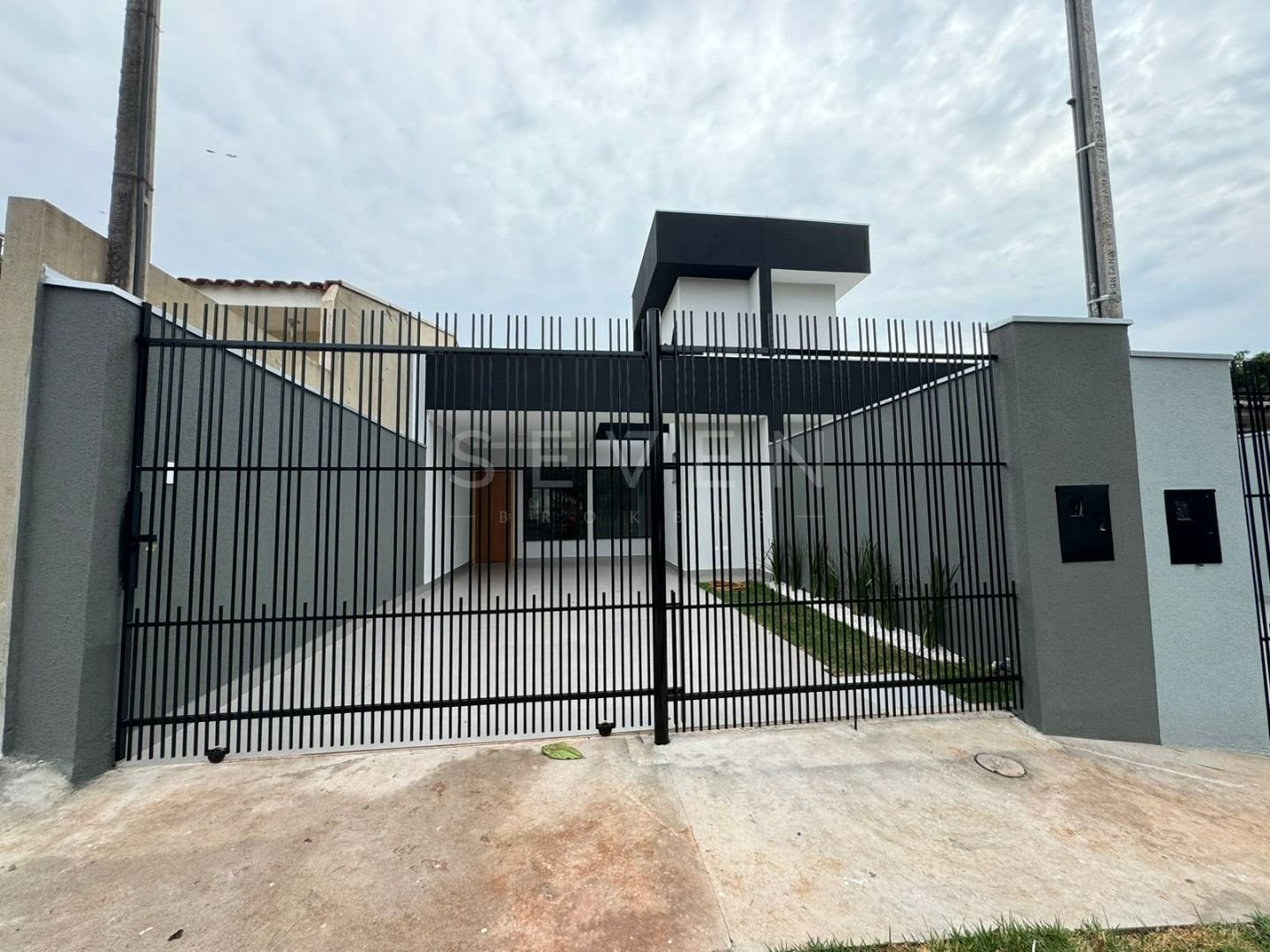Casa com 3 dormitórios à venda, 80 m² por R$ 370.000,00 - Conj...