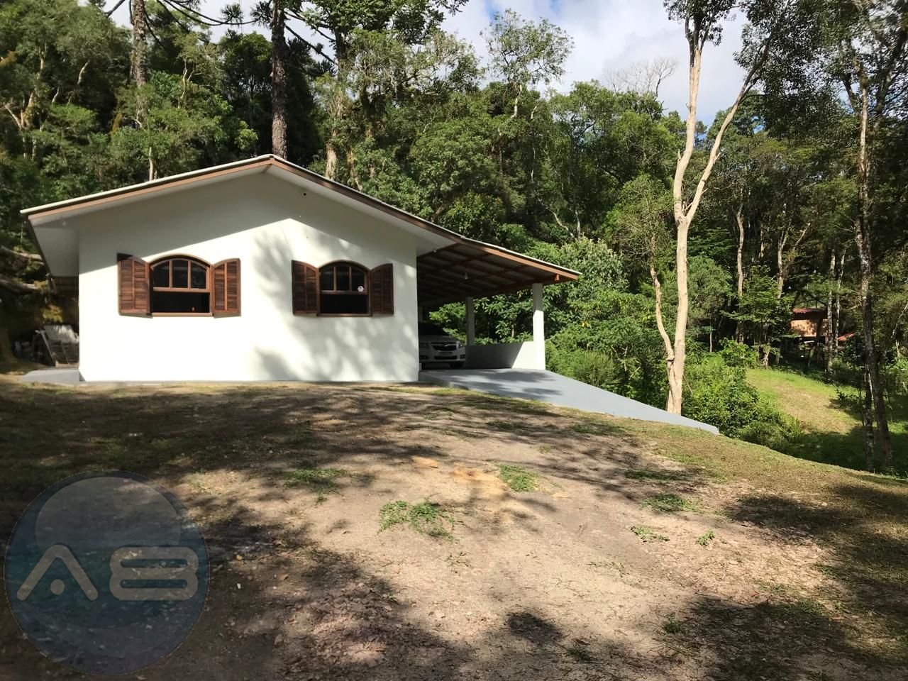 ?tima Casa em Agudos do Sul com Terreno de 2.000 m  e Nascente...