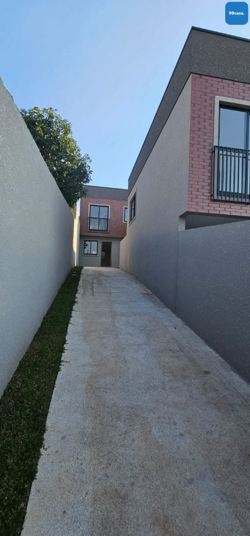 Sobrado à Venda no Santa Cândida  3 Quartos, Suíte e 2 Vagas