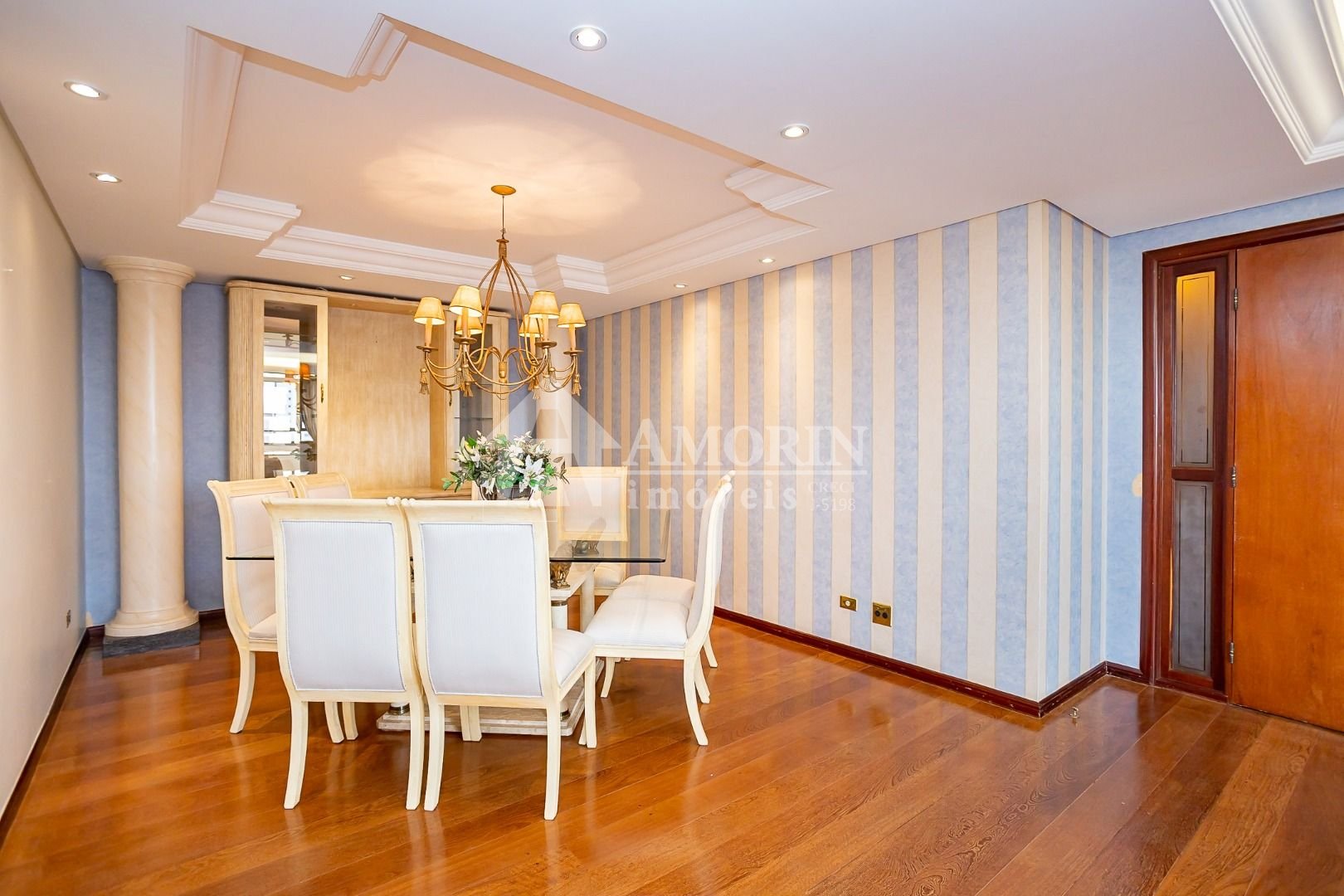 Apartamento de Luxo no Alto da XV  4 Quartos, Varanda e 3 Vag...