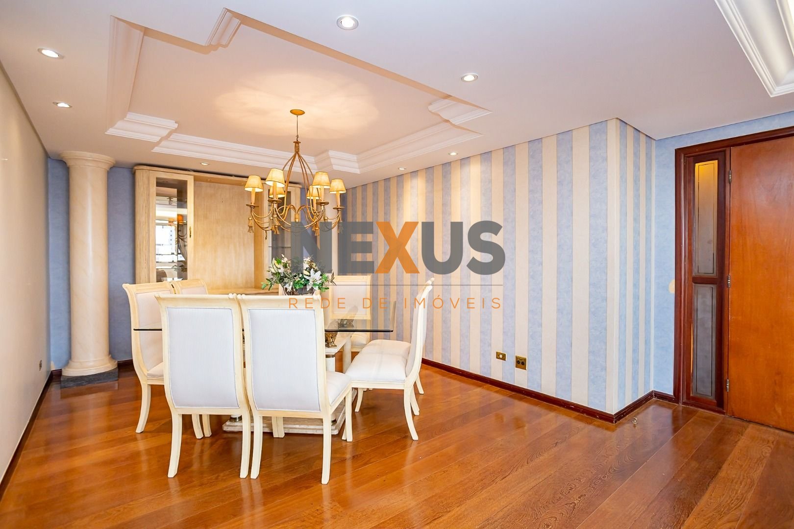 Apartamento de Luxo no Alto da XV  4 Quartos, Varanda e 3 Vag...