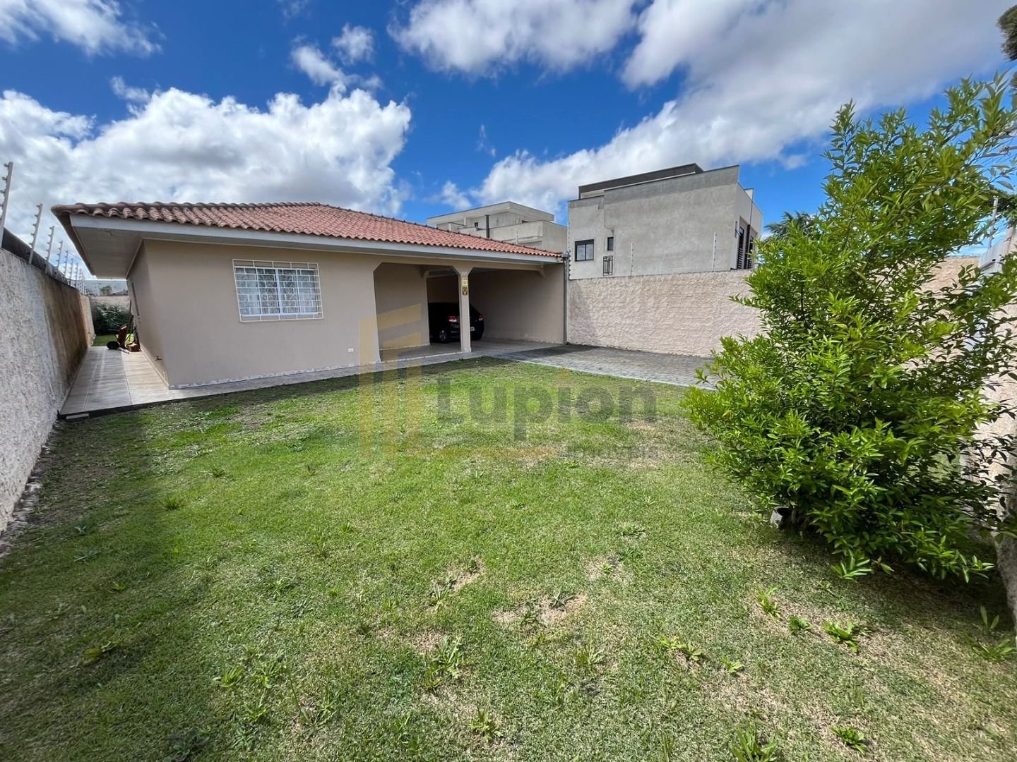 Casa com 3 dormitórios à venda, 80 m  por R  650.000,00 - Uber...