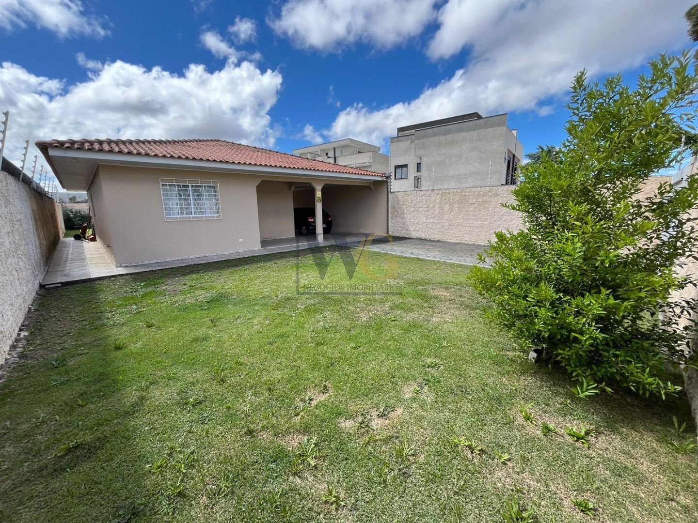 Magnífica Casa à Venda no Uberaba, Curitiba  Conforto, Espaço ...