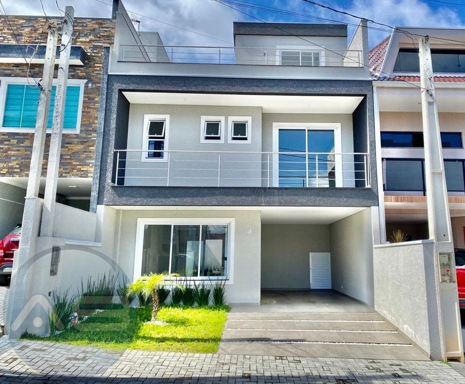 Sobrado Triplex Novo com Terraço e Churrasqueira em Condomínio...