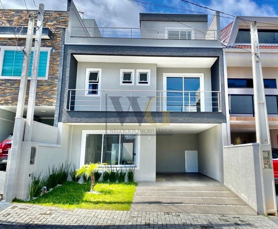 Sobrado Triplex Novo com Terraço e Churrasqueira em Condomínio...
