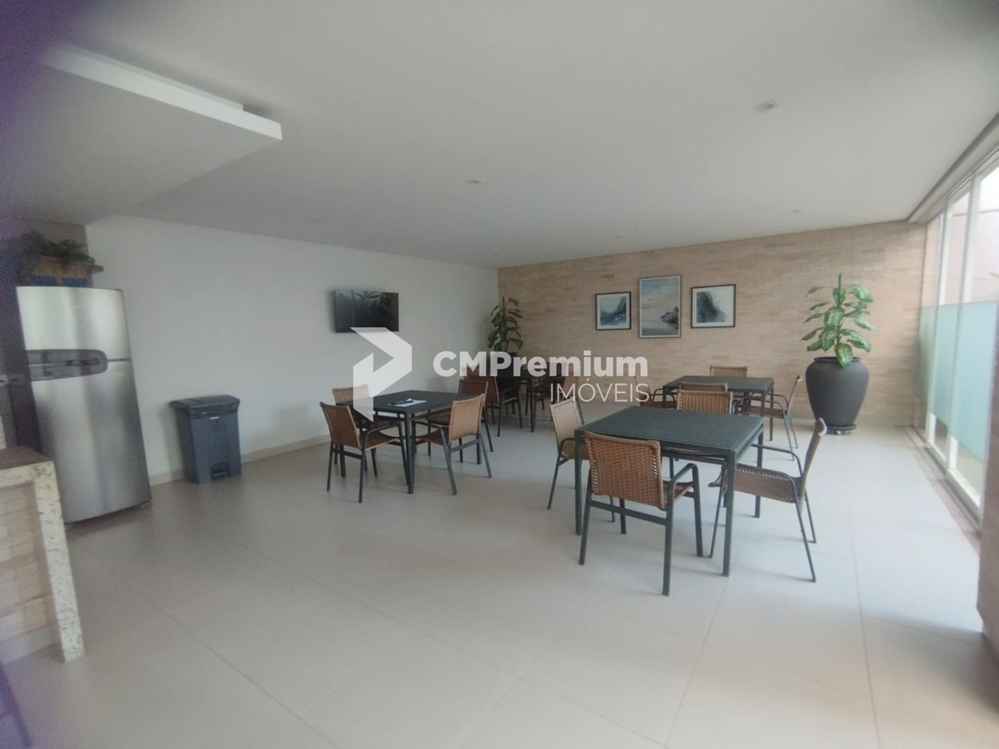 Apartamento com 2 dormitórios à venda, impecável por  R  395.0...