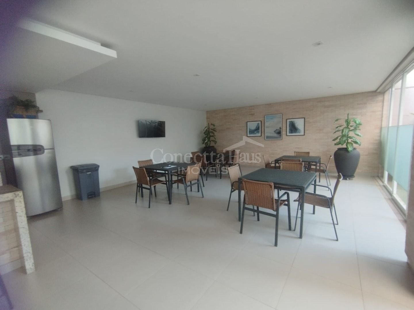 Apartamento com 2 dormitórios à venda, impecável por  R  395.0...