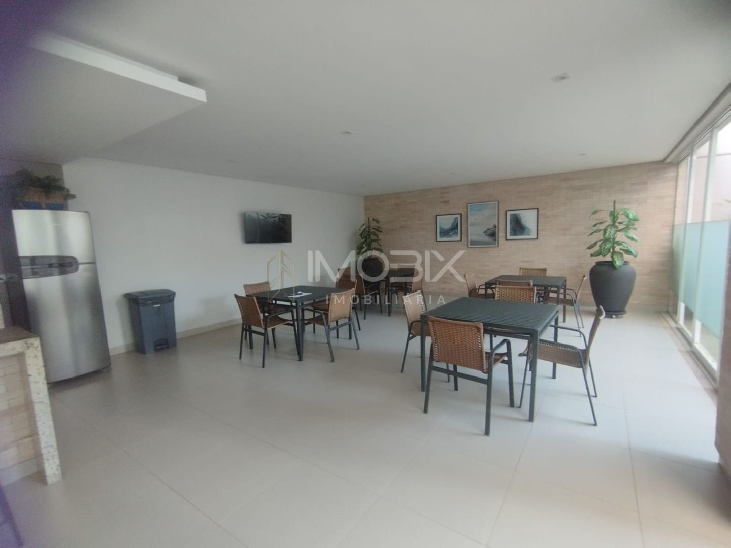 Apartamento com 2 dormitórios à venda, impecável por  R  395.0...