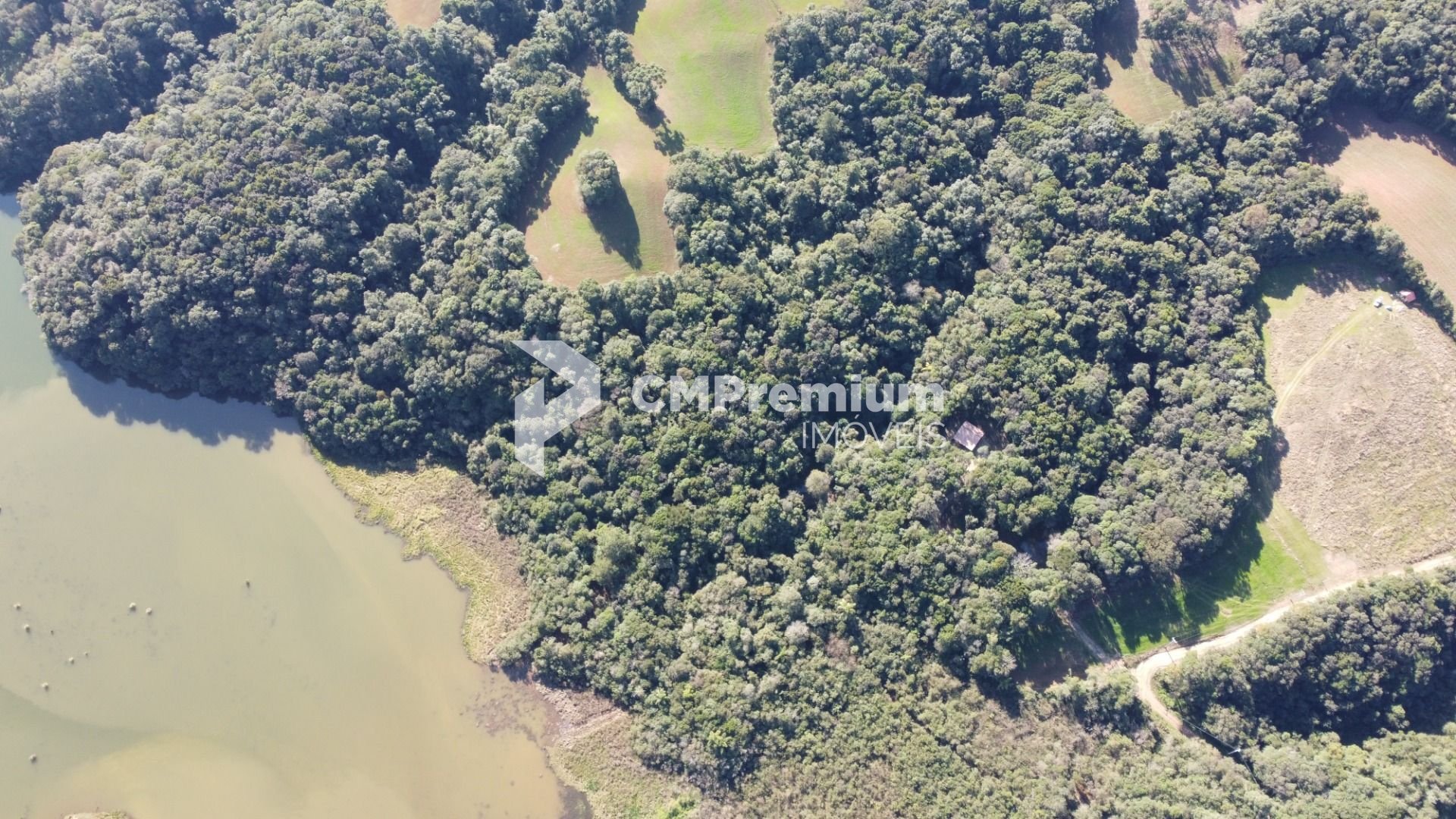 Chácara com 2 dormitórios à venda, 21473 m  por R  1.200.000,0...