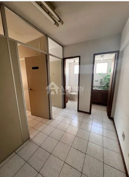 Sala à venda, 44 m  por R  150.000,00 - Centro - Curitiba PR